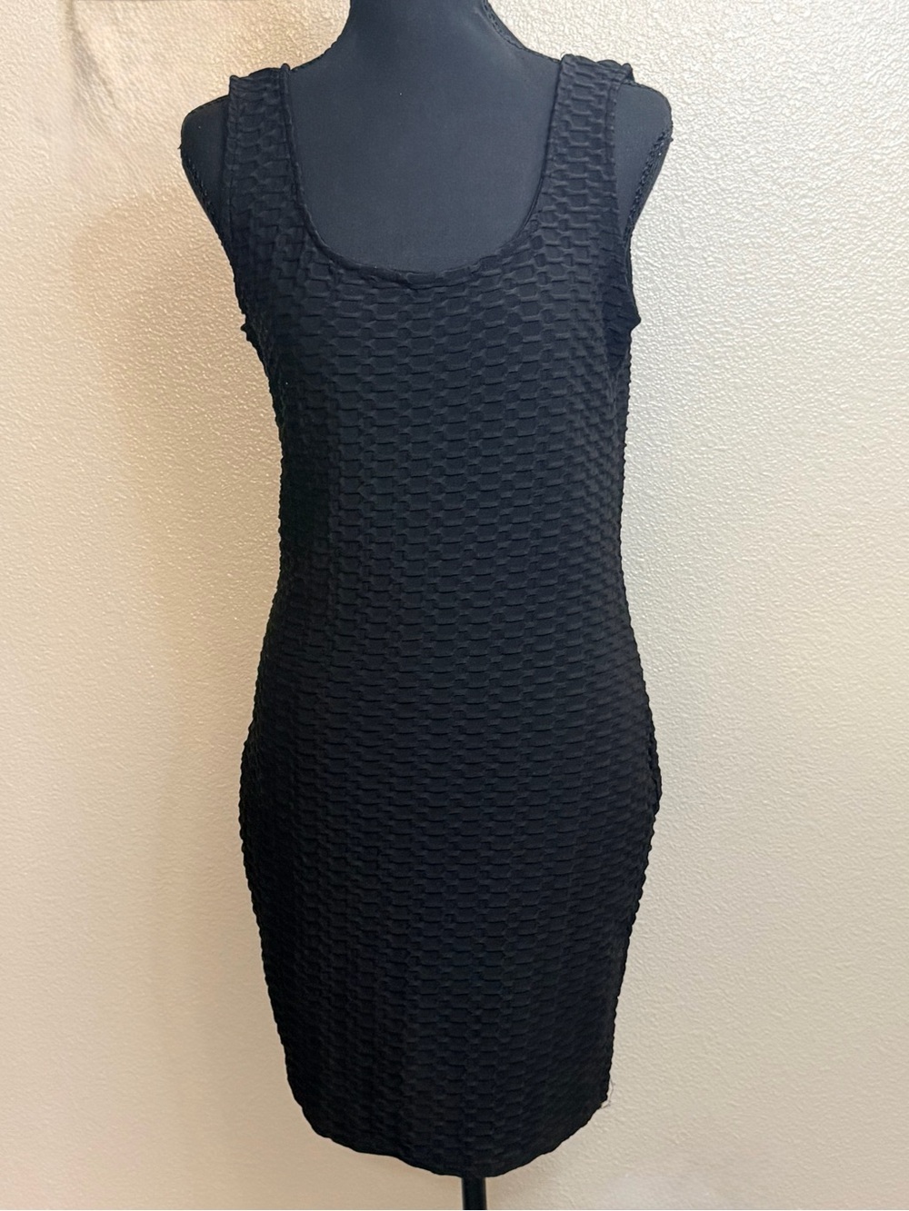 Classic Black Textured Sleeveless Sheath Dress